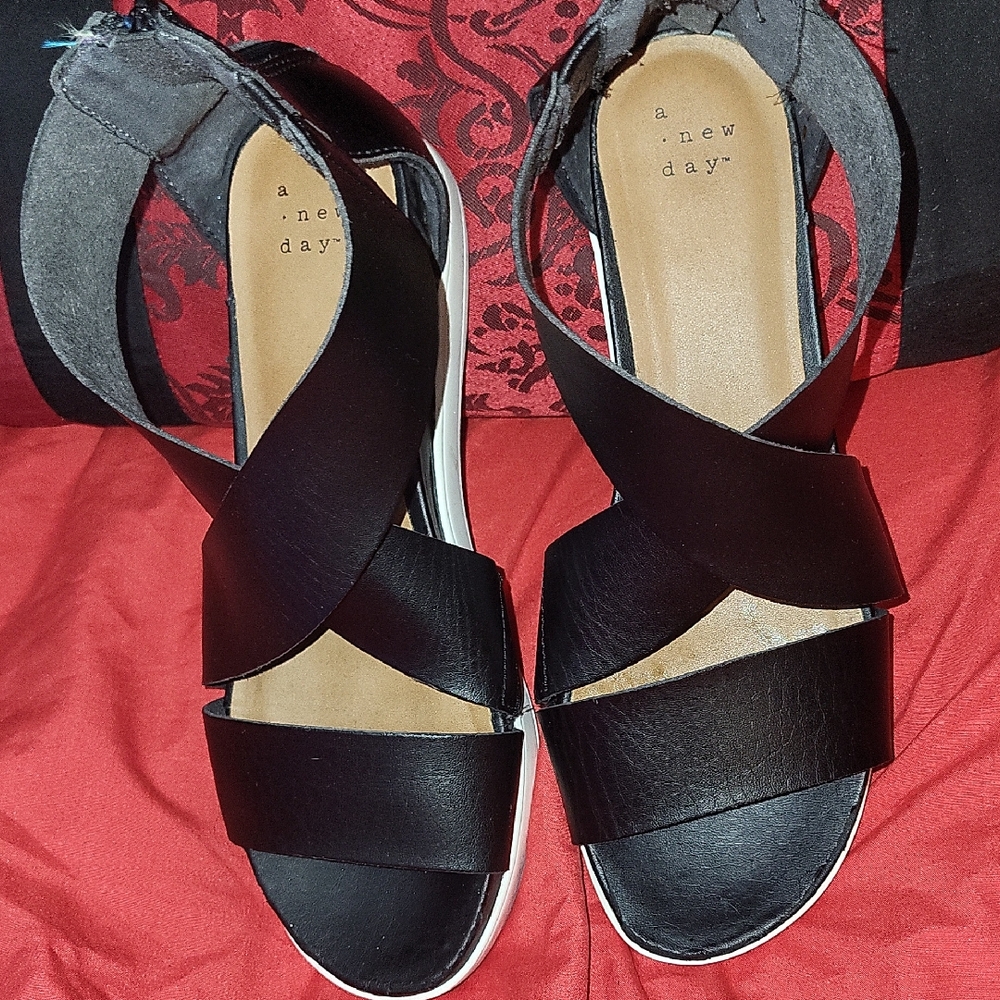 A New Day Black Cross-Strap Sandals Sz 7.5